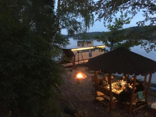 Imagen de la galería de Houseboat Ślesin, en Ślesin