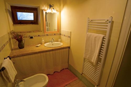 Un baño de Podere Pietreta