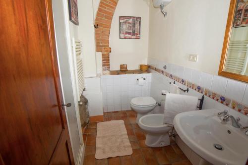 Un baño de Podere Pietreta