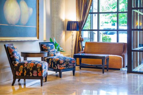The Paramount Hotel Portland Image