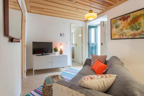 Alfama Charming Apartment, By TimeCooler