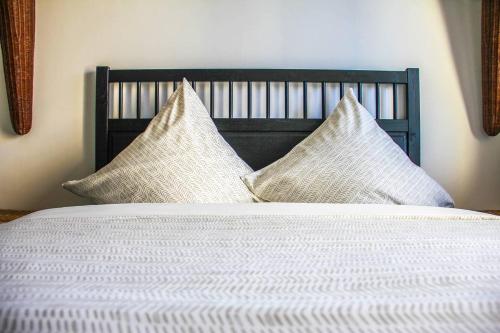 Katil atau katil-katil dalam bilik di EXKLUSIVE 2 Zimmer Wohnung mit Balkon in Top Lage!
