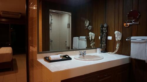 ห้องน้ำของ LePrive Resort