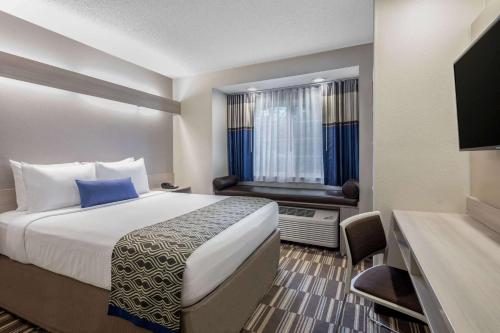 Microtel Inn & Suites by Wyndham Atlanta Buckhead Area Image
