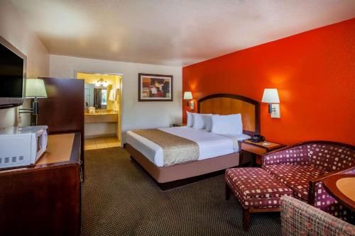 Gallery image of Travelodge by Wyndham Houston Hobby Airport in Houston