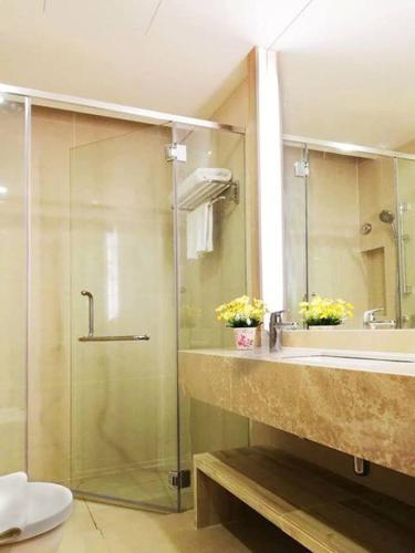Bilik mandi di Damas Suites & Residences Kuala Lumpur