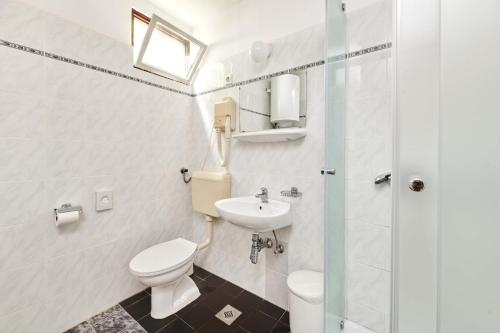 Koupelna v ubytování Apartments Astra