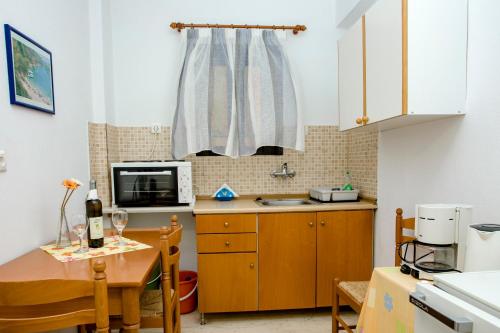 Maik Apartmentsにあるキッチンまたは簡易キッチン