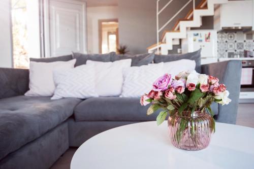 Ruang duduk di LAURA_SEA VIEW_HOUSE