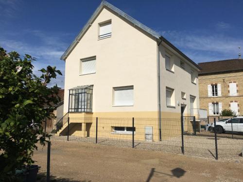 Galeriebild der Unterkunft La Maison du Canal d’Ay in Ay