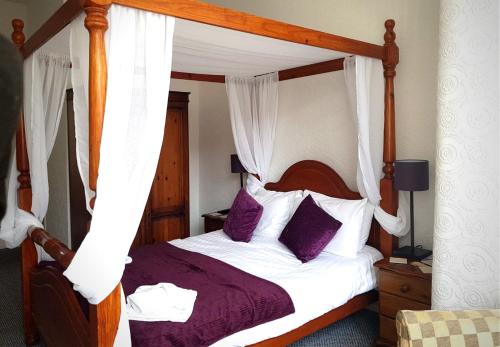 The Royal Alexandra Hotelにあるベッド