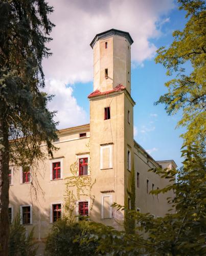 Το κτήριο όπου στεγάζεται  το ξενοδοχείο διαμερισμάτων