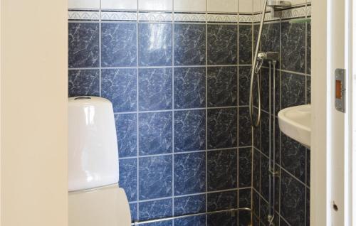 Koupelna v ubytování Nice Apartment In Ystad With Kitchenette