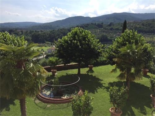 Pemandangan gunung umum atau pemandangan gunung yang diambil dari the country house