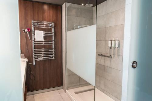 Ένα μπάνιο στο Molitor Hotel & Spa Paris - MGallery Collection