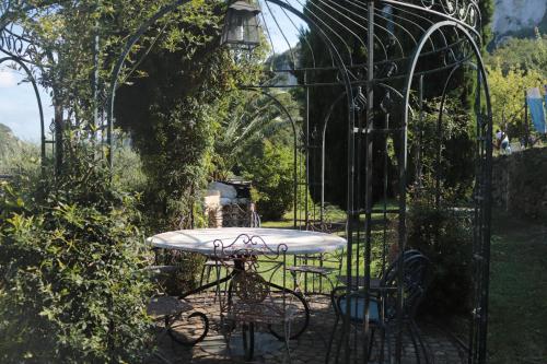 Κήπος έξω από το CASA VIRGINIA
