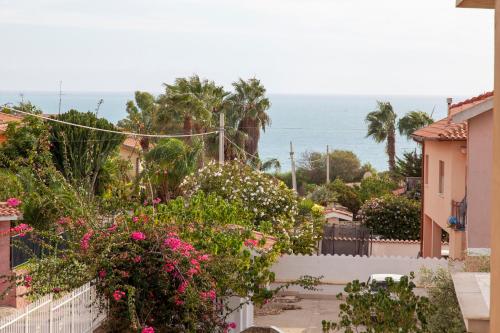 a view of the ocean from a house at Casa Villaggio Pirandello in Agrigento