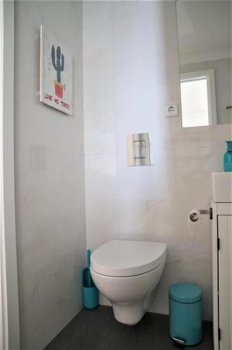 NEW! Colorful and central (9 min-walk to main station)