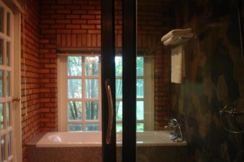 Koupelna v ubytování Saimoonbury Resort