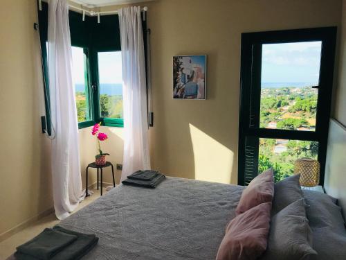 Postel nebo postele na pokoji v ubytování Luxury Villa Vista del Mar