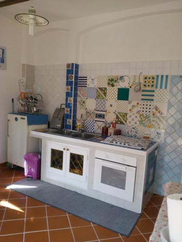 Ett kök eller pentry på Abruzzo Villa Santa Maria Torretta Donna Anna