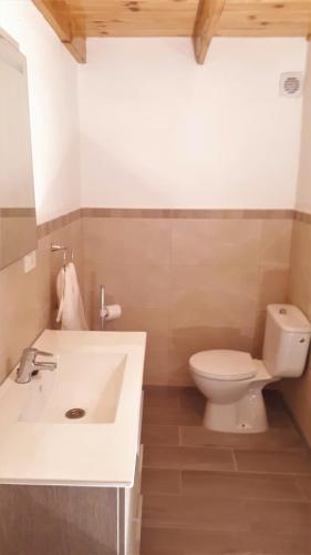 Ένα μπάνιο στο Apartament in arico