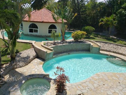 Bazén v ubytování Villas for Vacation 32-18-6 nebo v jeho okolí