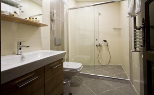 Ванная комната в Cheltikov Hotel
