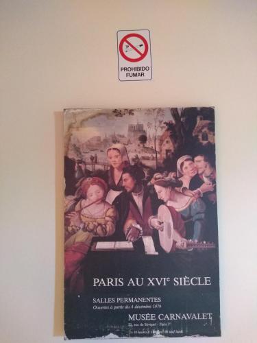 a sign hanging on a wall in a museum at Apart Don Felipe in El Calafate
