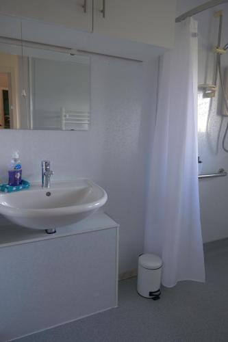 Kylpyhuone majoituspaikassa Kirkside Holiday Home