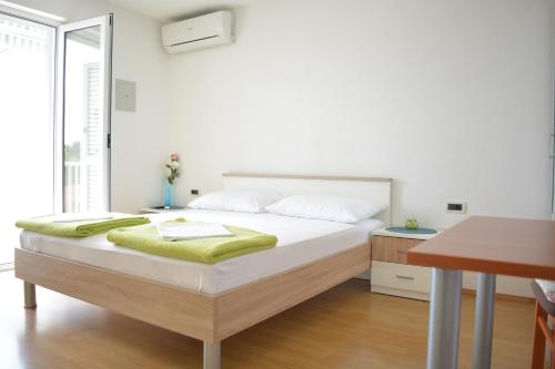 Fotografie z fotogalerie ubytování Apartments Marinko v destinaci Promajna