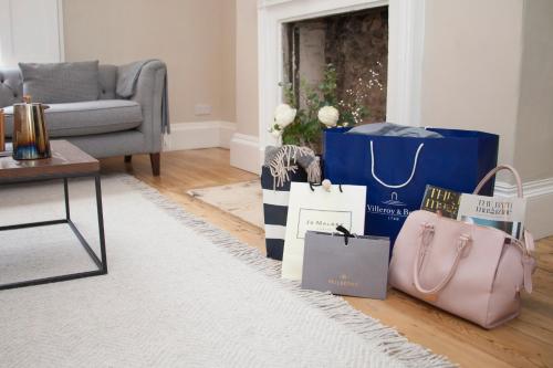 Ảnh trong thư viện ảnh của Garden Apartment - 11 Southcot Place ở Bath