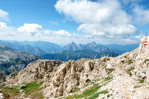 a view of the mountains from the top of a mountain at Der Tröpolacherhof Hotel & Restaurant in Tröpolach