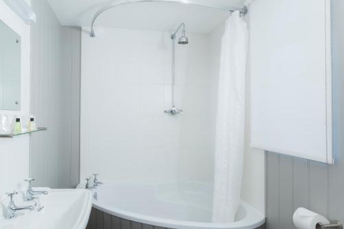 A bathroom at The Conningbrook Hotel 