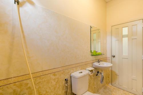 Kylpyhuone majoituspaikassa Ngoc Linh Hotel