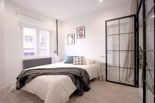 Postel nebo postele na pokoji v ubytování Stunning Apartment for 8 people in Salamanca City by Batuecas