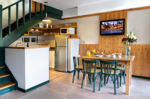 Køkken eller tekøkken på Miradores del Bosque Apart & Spa