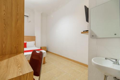 Fotografie z fotogalerie ubytování RedDoorz Syariah near Lahat Station v destinaci Lahat