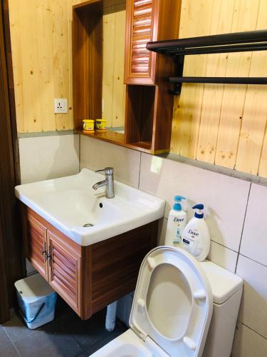 Ванная комната в Gayang Friendly Water House Homestay