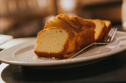 ホテルの敷地内または近くでの食事または食べ物