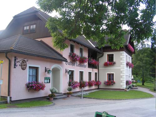 Das Gebäude in dem sich das Hotel befindet