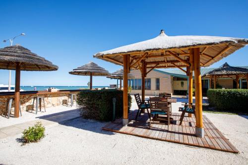 デンハムにあるShark Bay Seafront Apartmentsのギャラリーの写真