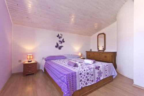 Posteľ alebo postele v izbe v ubytovaní House Nikolina 526