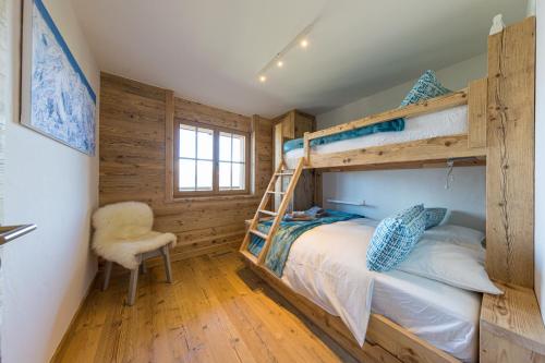 Postel nebo postele na pokoji v ubytování Nendaz 2 bedroom apartment - close ski lift R31