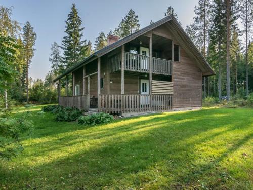 En have udenfor Holiday Home Aurinkopaikka by Interhome