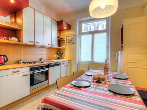 Photo de la galerie de l'établissement Apartment Le Provence by Interhome, à Dinard