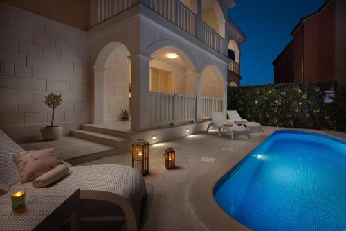 Gambar di galeri bagi Villa Authentica with Heated Pool di Grebaštica