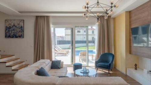 NEW VILLA DAVID, WI-FI, IPTV, 5 bedrooms, 4 bathrooms