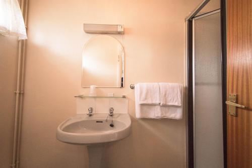 Gallery image of Pinegrove Hotel in Carlisle