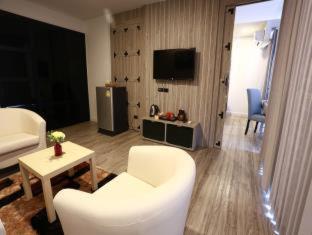Televisyen dan/atau pusat hiburan di Bright Hotel
